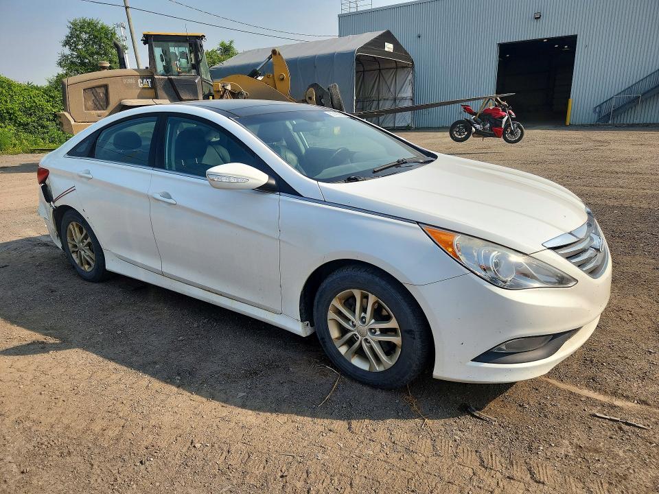 2014 Hyundai Sonata VIN 5NPEC4AC2EH907811 COPART salvage auction — REAR END, Qc - Gravement Accidente, sold $425 on 2026-07-28 (photo 4)