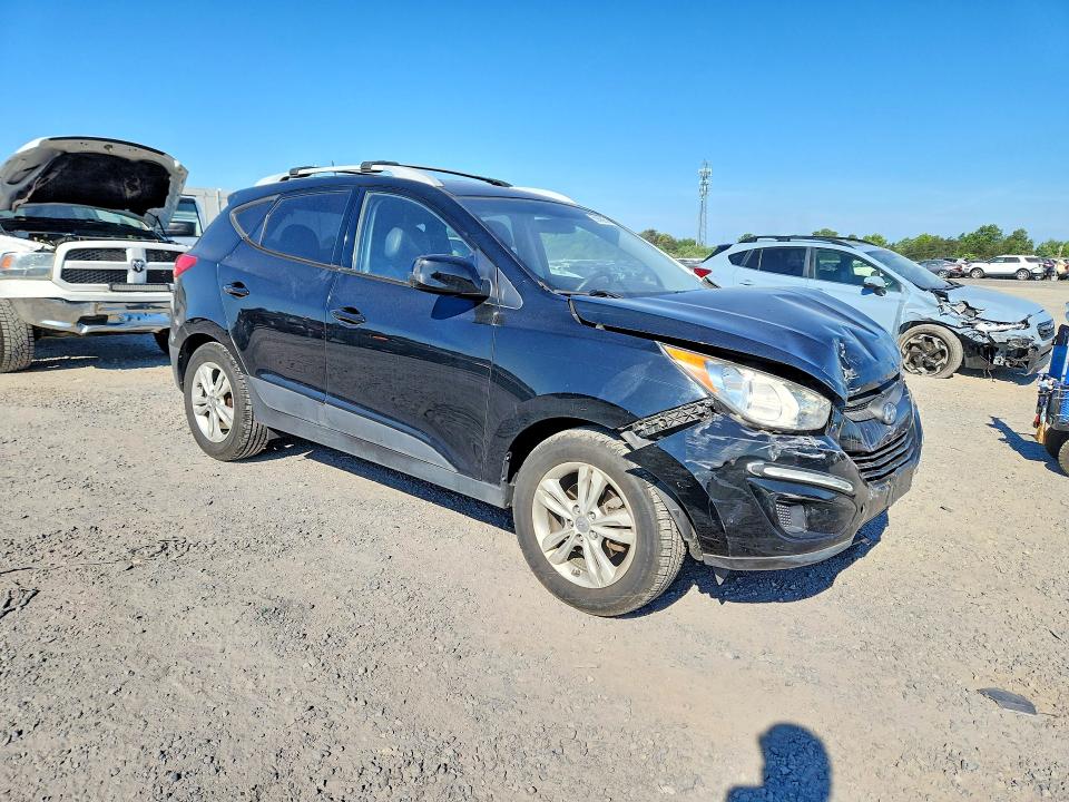 2011 Hyundai Tucson VIN KM8JUCAC7BU225722 COPART salvage auction — FRONT END, Va - Certificate Of Title, sold $1,400 on 2026-07-08 (photo 4)