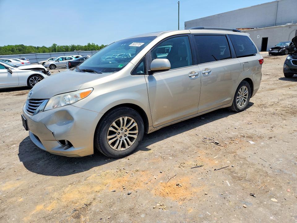 2015 Toyota Sienna VIN 5TDYK3DCXFS555854 COPART salvage auction — FRONT END, Va - Cert Of Title - Salvage, sold $375 on 2026-07-29 (photo 1)