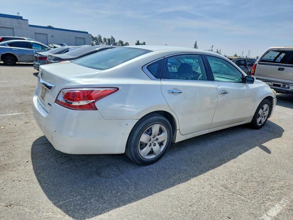 2013 Nissan Altima VIN 1N4AL3AP6DN428372 COPART salvage auction — NORMAL WEAR, Ca - Dis/Dlr/Exp Only Clean Title (P), sold $2,000 on 2026-07-03 (photo 3)