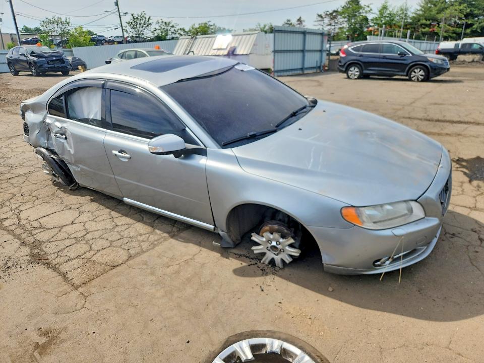 2011 Volvo S80 VIN YV1940AS1B1135118 COPART salvage auction — REAR END, Ct - Cert Of Title-Salvage, sold $475 on 2026-08-07 (photo 4)