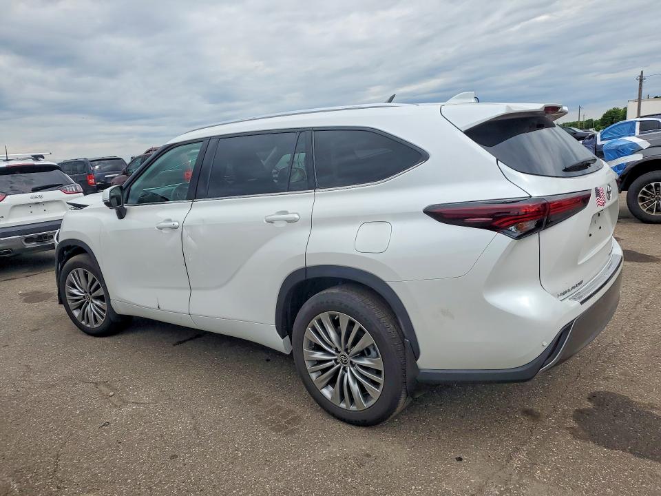 2024 Toyota Highlander VIN 5TDKDRBH5RS564595 COPART salvage auction — FRONT END, Mn - Cert Of Title-Salvage, sold $18,600 on 2026-07-02 (photo 2)
