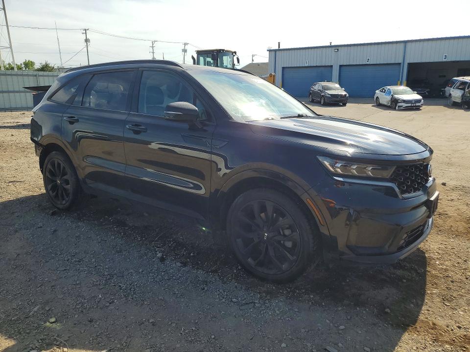 2021 Kia Sorento VIN 5XYRK4LF3MG061870 COPART salvage auction — REAR END, IL - SALVAGE CERTIFICATE, sold $6,900 on 2026-07-08 (photo 4)