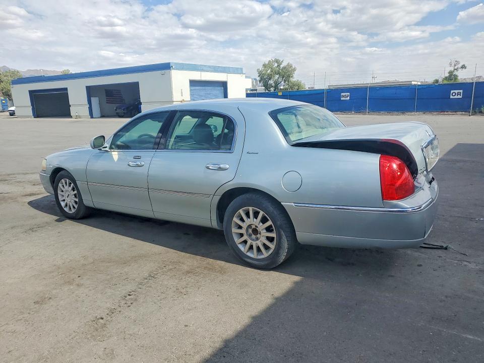 2007 Lincoln TOWN CAR VIN 1LNHM81W17Y617942 COPART salvage auction — REAR END, Nm - Certificate Of Title, sold $275 on 2026-07-10 (photo 2)