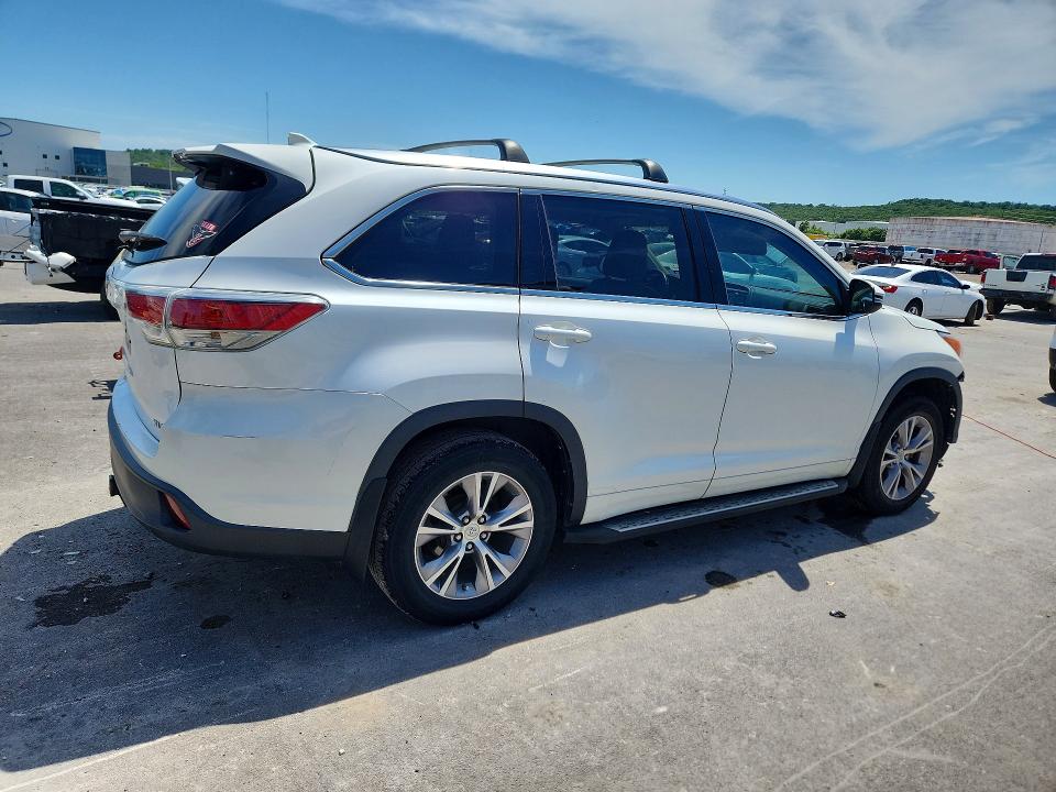 2015 Toyota Highlander VIN 5TDKKRFH4FS064486 COPART salvage auction — FRONT END, Ok - Cert Of Title-Salvage, sold $5,400 on 2026-07-15 (photo 3)