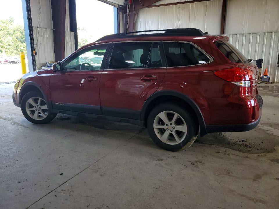 2014 Subaru Outback VIN 4S4BRBCC3E3211582 COPART salvage auction — NORMAL WEAR, MT - CERTIFICATE OF TITLE, sold $900 on 2026-07-21 (photo 2)