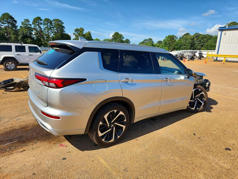 2024 Mitsubishi Outlander VIN JA4J3WA87RZ032062 COPART salvage auction — FRONT END, TX - SALVAGE VEHICLE TITLE (P), sold $7,600 on 2026-07-20 (photo 3)