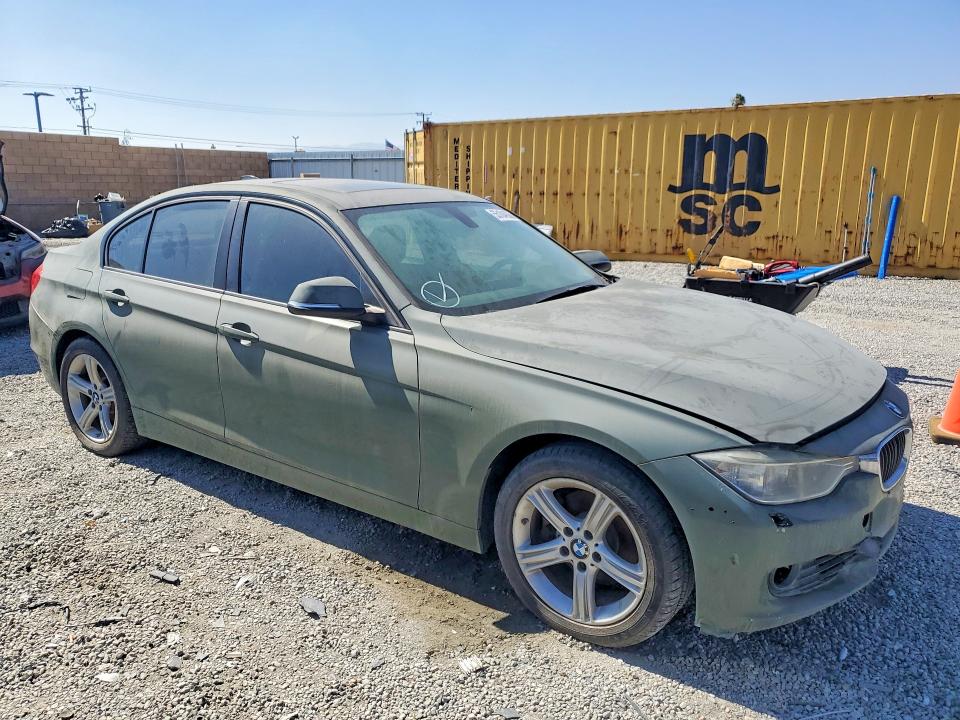 2013 BMW 3er VIN WBA3B5C53DF594658 COPART salvage auction — FRONT END, Ca - Dis/Dlr/Exp Only Lien Papers, sold $375 on 2026-07-08 (photo 4)
