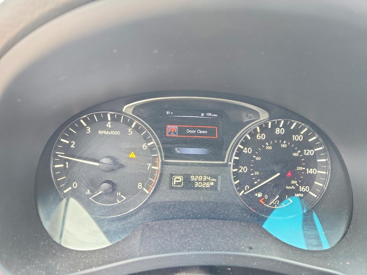 2015 Nissan Altima VIN 1N4AL3AP8FN917472 COPART salvage auction — Side, TX - SALVAGE VEHICLE TITLE, sold $550 on 2026-07-09 (photo 9)
