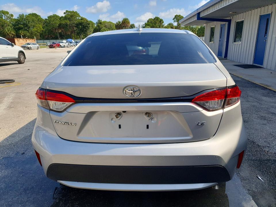 2022 Toyota Corolla VIN 5YFEPMAE8NP391785 COPART salvage auction — FRONT END, Fl - Certificate Of Title, sold $8,000 on 2026-07-07 (photo 6)