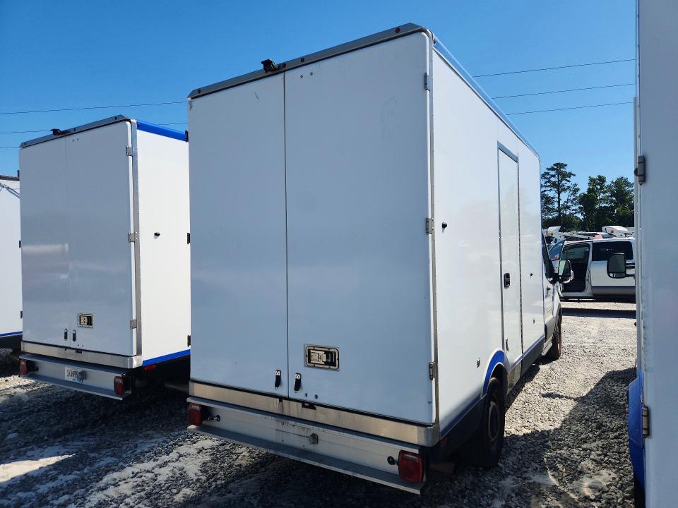 2022 Ford Transit VIN 1FDBW5Z84NKA01530 COPART salvage auction — MINOR DENT/SCRATCHES, Ga - Certificate Of Title, sold $8,000 on 2026-07-27 (photo 3)