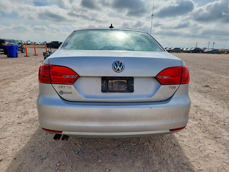 2014 Volkswagen Jetta VIN 3VWLL7AJ7EM361263 COPART salvage auction — FRONT END, Tx - Salvage Vehicle Title, sold $400 on 2026-07-22 (photo 6)