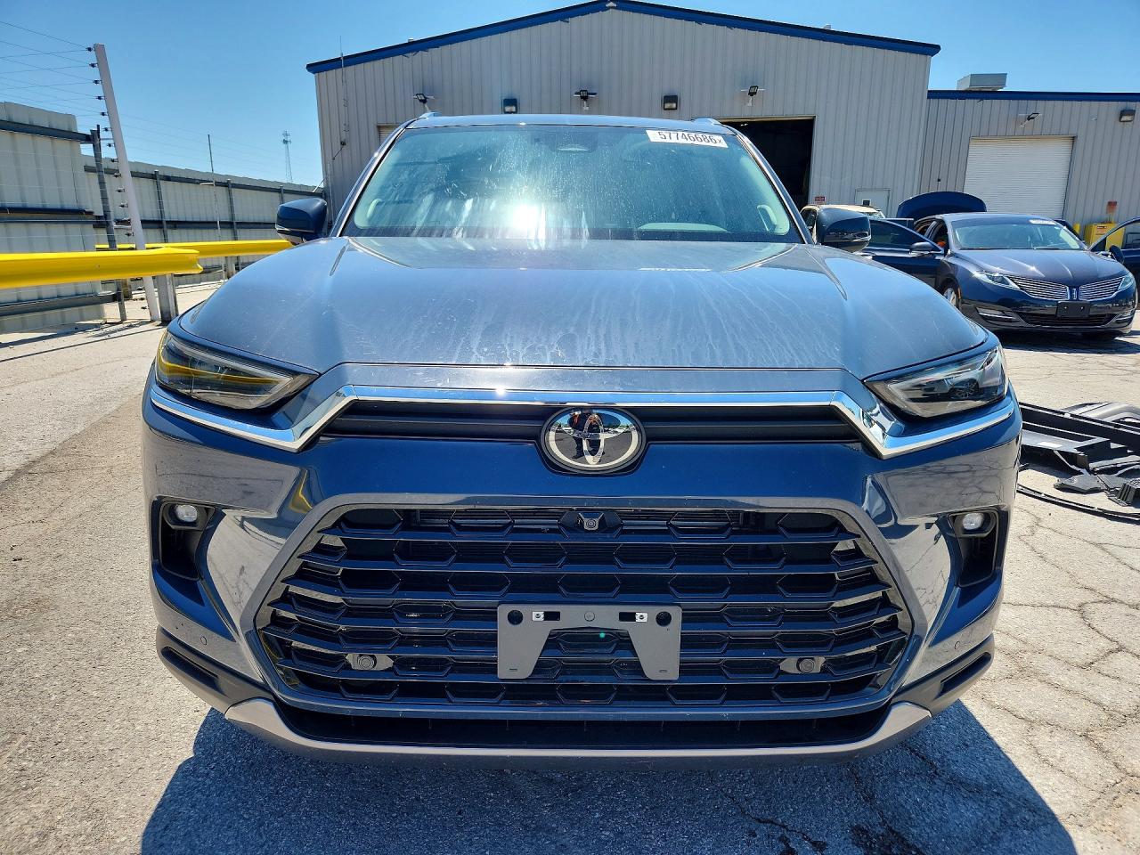 2025 Toyota Highlander VIN 5TDACAB53SS051261 COPART salvage auction — Rear End, Sc - Salvage Title, sold $29,500 on 2026-07-08 (photo 5)