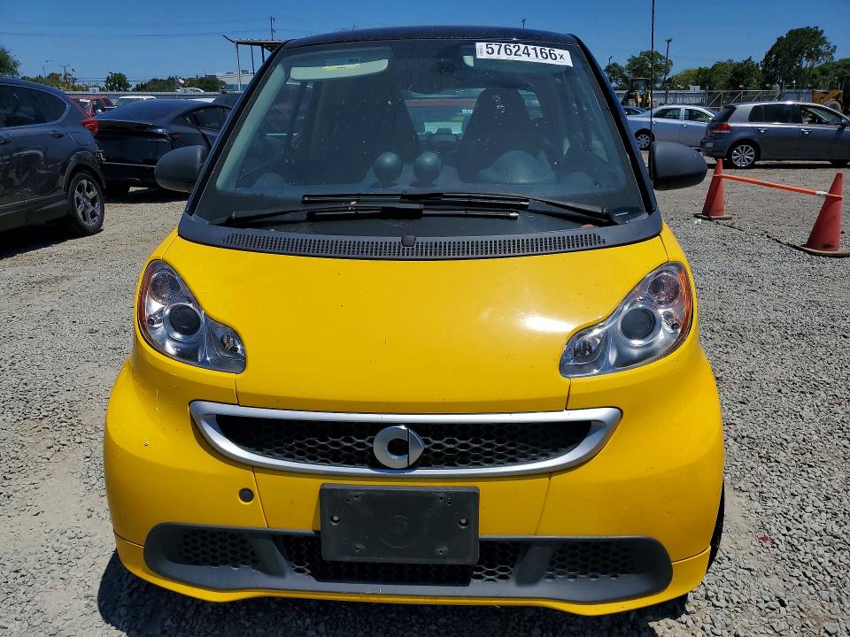 2016 Smart VIN WMEEJ9AAXGK843380 COPART salvage auction — MINOR DENT/SCRATCHES, Ca - Dis/Dlr/Exp Only Clean Title, sold $550 on 2026-07-31 (photo 5)