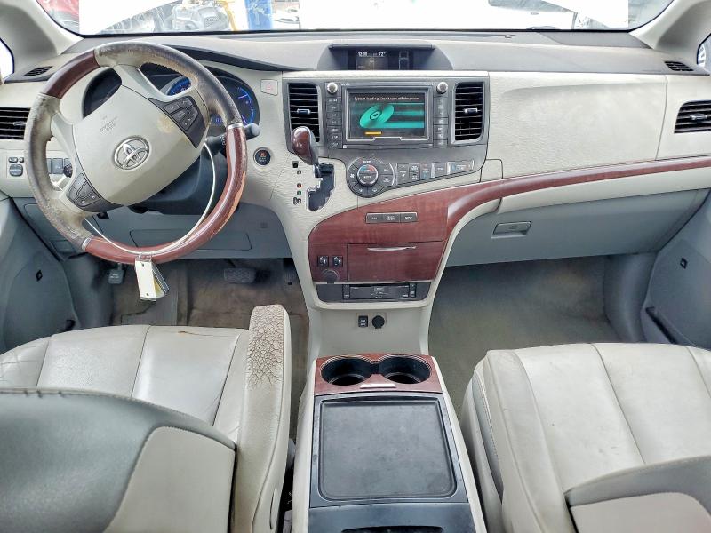 2013 Toyota Sienna VIN 5TDYK3DC6DS327007 COPART salvage auction — MINOR DENT/SCRATCHES, Fl - Certificate Of Title, sold $4,950 on 2026-07-02 (photo 8)