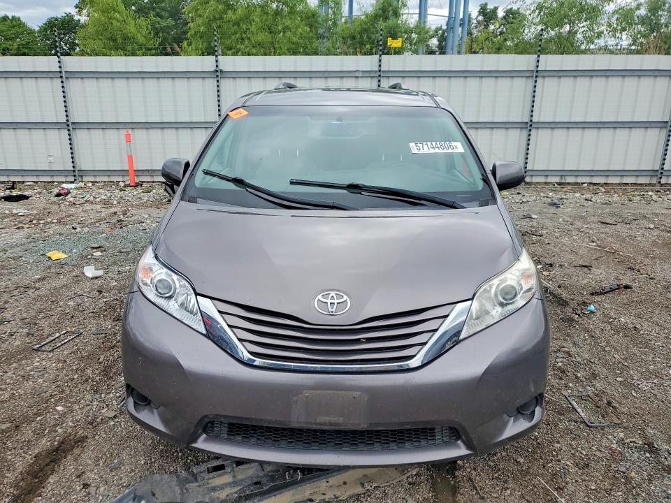 2017 Toyota Sienna VIN 5TDKZ3DC5HS817378 COPART salvage auction — REAR END, Il - Salvage Certificate, sold $4,250 on 2026-07-15 (photo 5)