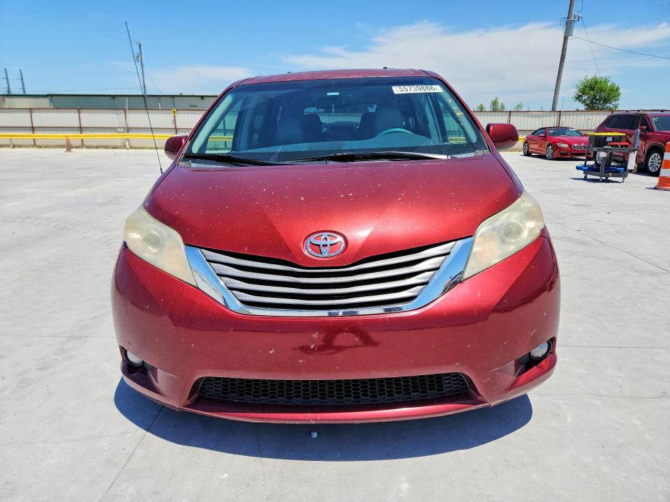 2012 Toyota VIN 5TDYK3DC3CS243564 COPART salvage auction — SIDE, Tx - Salvage Vehicle Title, sold $2,250 on 2026-07-10 (photo 5)