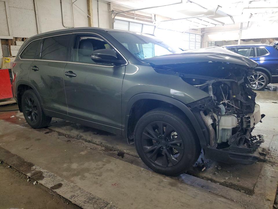 2015 Toyota VIN 5TDJKRFH4FS217640 COPART salvage auction — FRONT END, Tn - Salvage Certificate, sold $4,050 on 2026-07-28 (photo 1)