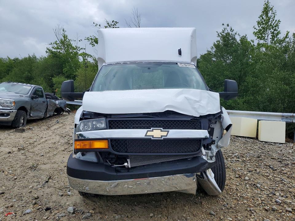 2023 Chevrolet Express 3500 VIN 1GB0GRFP3P1145899 COPART salvage auction — FRONT END, Nh - Certificate Of Title, sold $7,400 on 2026-07-14 (photo 5)