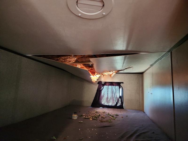 2021 Jayc Recreational vehicle (rv) VIN 1UJBJ0BR9M17S0270 COPART salvage auction — ROOF, WI - CERT OF TITLE-SALVAGE VEHICLE, sold $5,500 on 2026-08-27 (photo 9)