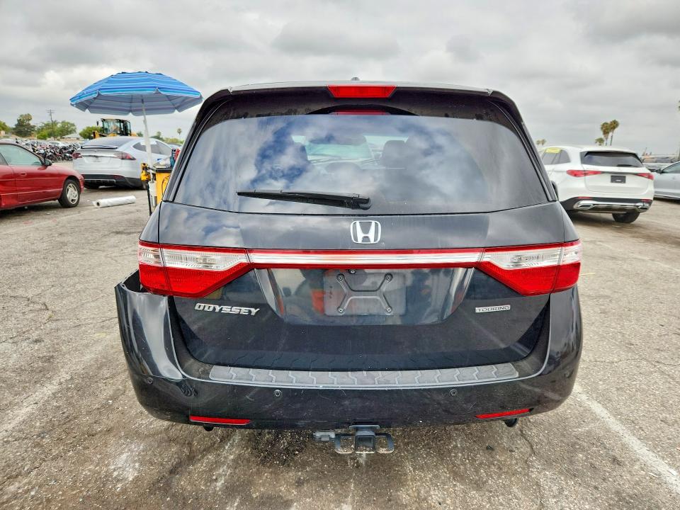 2011 Honda Odyssey VIN 5FNRL5H95BB049116 COPART salvage auction — UNDERCARRIAGE, CA - SALVAGE CERTIFICATE, sold $1,050 on 2026-08-11 (photo 6)