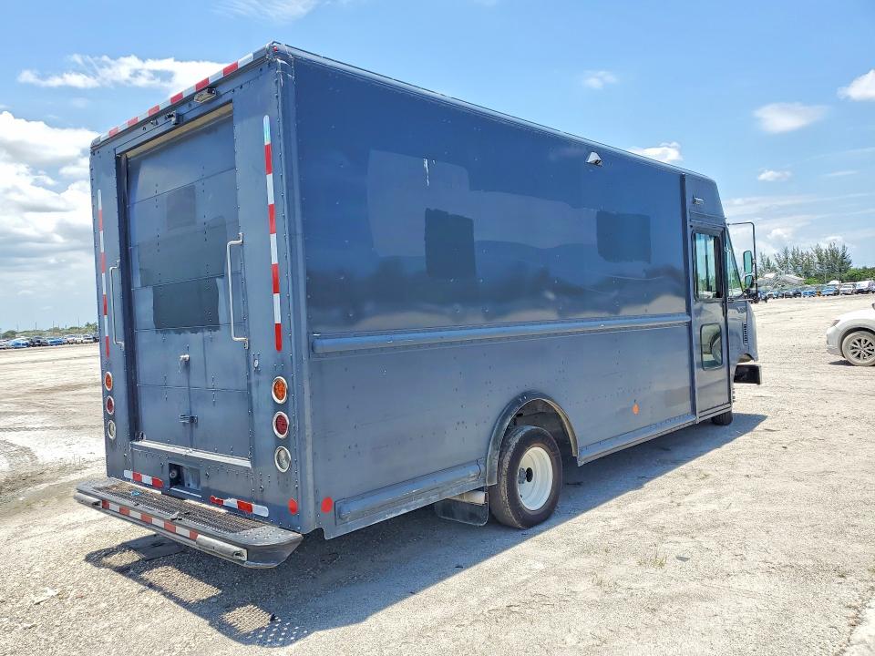 2019 Ford E-450 VIN 1FC3E4K63KDC48925 COPART salvage auction — MINOR DENT/SCRATCHES, Fl - Certificate Of Title, sold $16,400 on 2026-07-06 (photo 3)