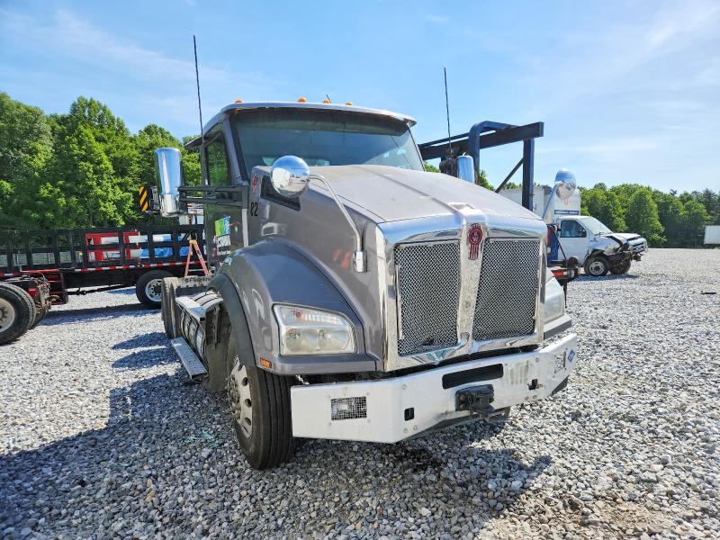 2020 Kenworth Construction VIN 1NKZD30X8LJ388375 COPART salvage auction — FRONT END, PA - CERTIFICATE OF SALVAGE, sold $2,250 on 2026-07-09 (photo 1)