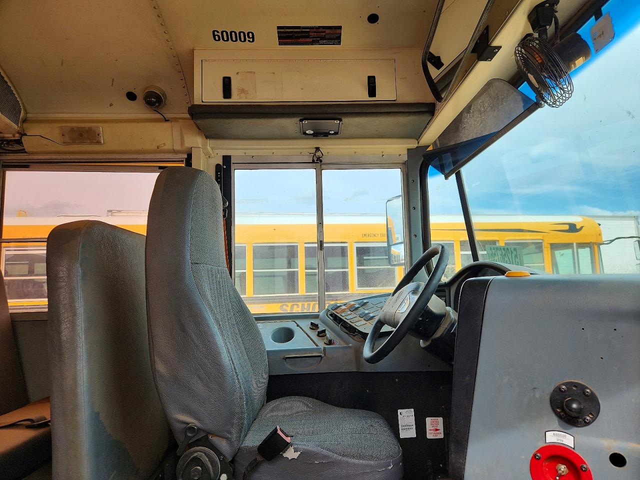 2014 Ic VIN 4DRBUSKN6EB353044 COPART salvage auction — Minor Dent/Scratches, TX - CERTIFICATE OF TITLE, sold $1,600 on 2026-09-08 (photo 5)
