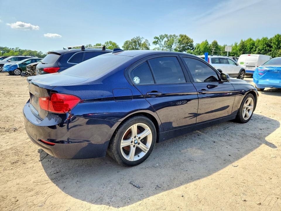 2013 BMW 3er VIN WBA3B3C58DJ811834 COPART salvage auction — MECHANICAL, Va - Certificate Of Title, sold $375 on 2026-07-28 (photo 3)