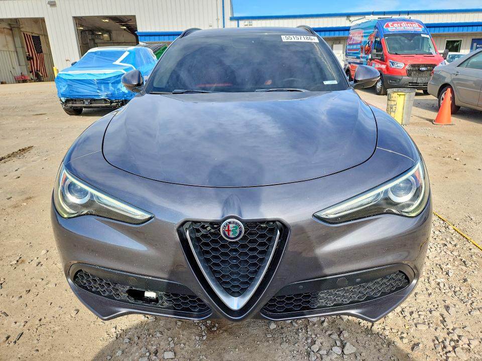 2018 Alfa romeo Stelvio VIN ZASFAKPN4J7B86162 COPART salvage auction — HAIL, Id - Salvage Certificate Of Title, sold $5,900 on 2026-08-18 (photo 5)