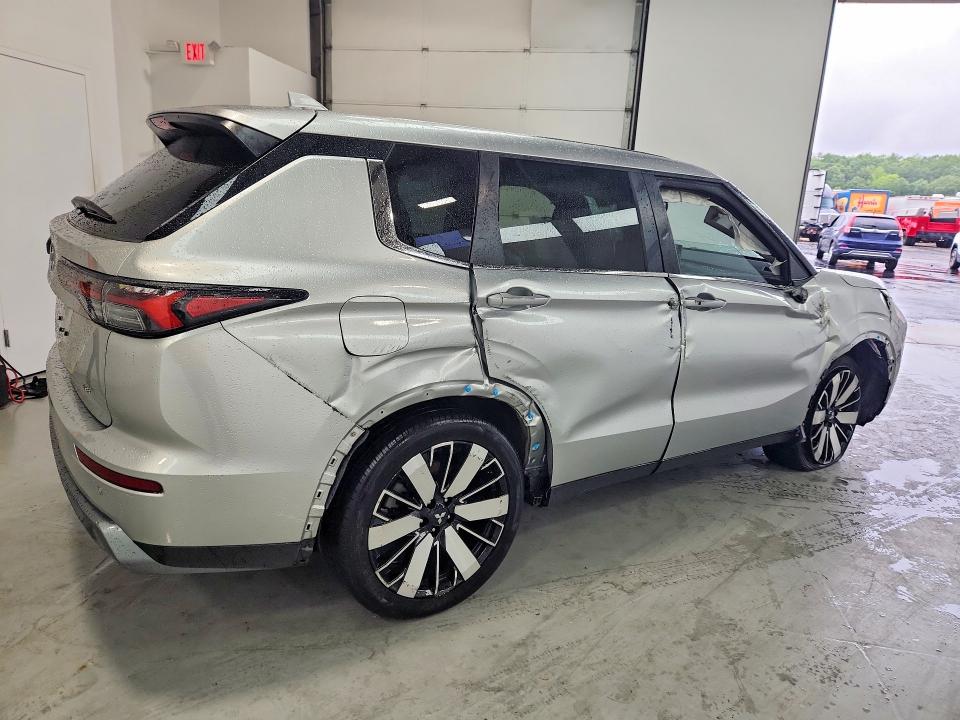 2025 Mitsubishi Outlander VIN JA4J3VA84SZ032794 COPART salvage auction — SIDE, AZ - CERT OF TITLE - SALVAGE (P), sold $6,500 on 2026-07-27 (photo 3)