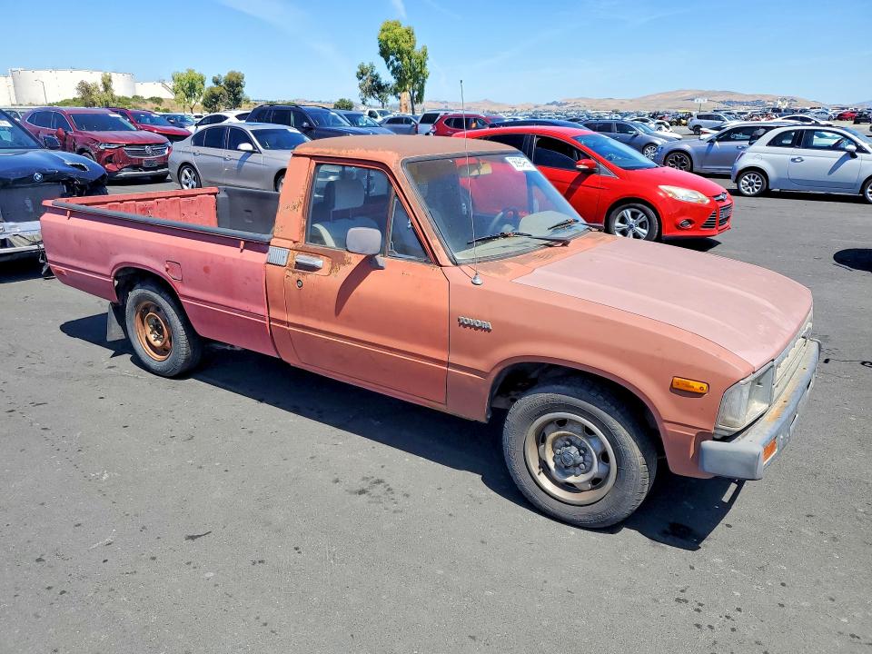 1983 Toyota Pickup VIN JT4RN44SXD1103938 COPART salvage auction — MECHANICAL, Ca - Dis/Dlr/Exp App For Dup Clean, sold $1,750 on 2026-07-15 (photo 4)