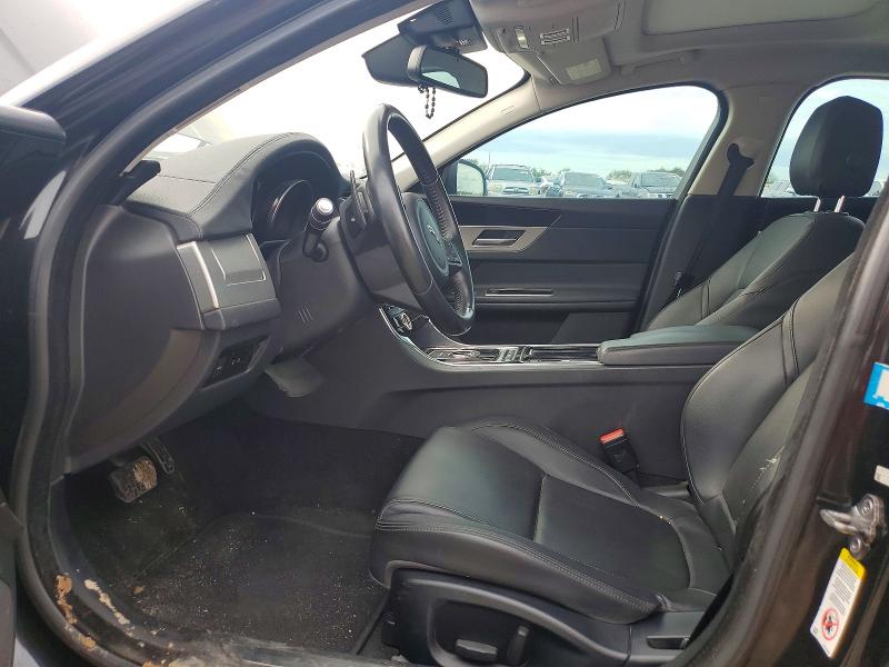 2017 Jaguar Xf VIN SAJBD4BN4HCY46253 COPART salvage auction — MINOR DENT/SCRATCHES, Tx - Certificate Of Title, sold $1,150 on 2026-07-09 (photo 7)