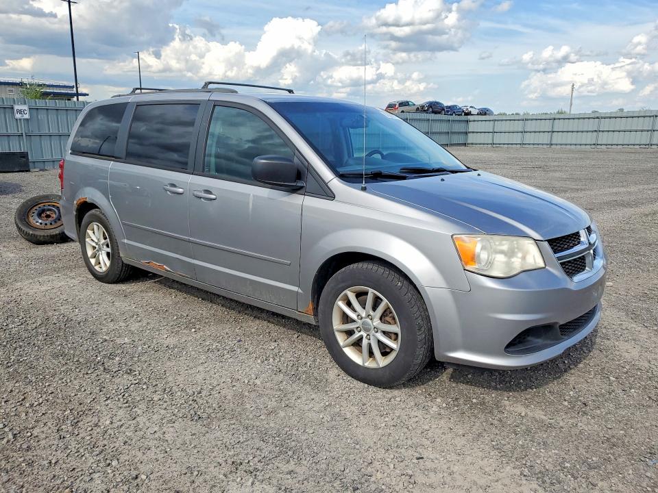 2013 Dodge Caravan VIN 2C4RDGBG3DR672709 COPART salvage auction — MINOR DENT/SCRATCHES, On - Permit No Brand - Unfit, sold $275 on 2026-07-03 (photo 4)