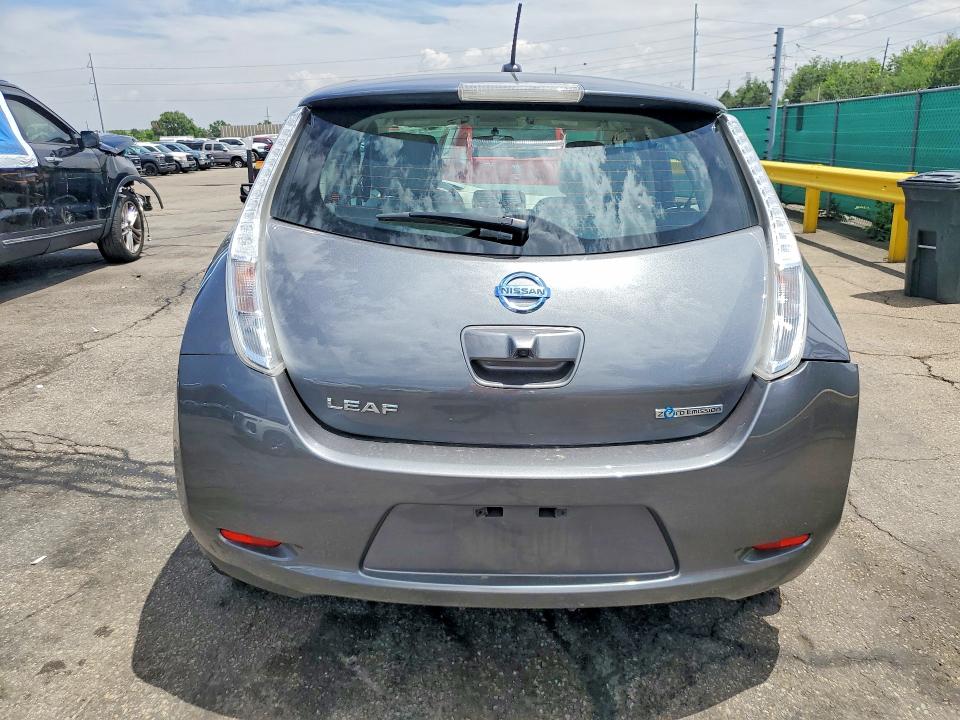 2017 Nissan VIN 1N4BZ0CP8HC301820 COPART salvage auction — SIDE, Co - Public - Salvage Title, sold $1,300 on 2026-07-02 (photo 6)