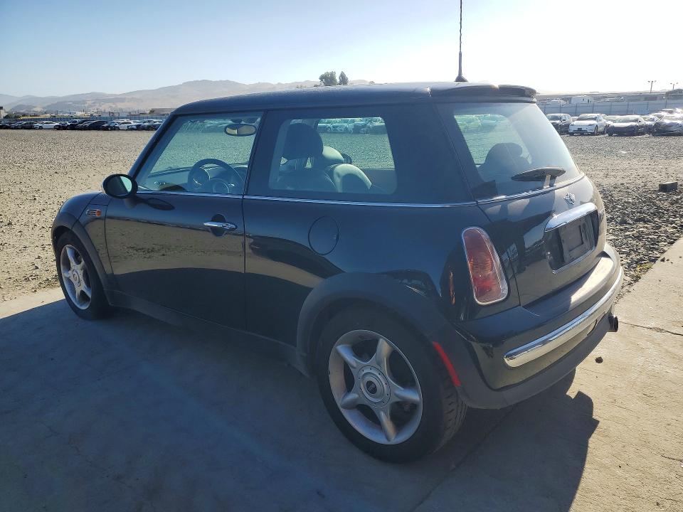 2003 Mini Cooper VIN WMWRC33443TE15792 COPART salvage auction — MINOR DENT/SCRATCHES, CA - DIS/DLR/EXP ONLY CLEAN TITLE, sold $500 on 2026-07-02 (photo 2)
