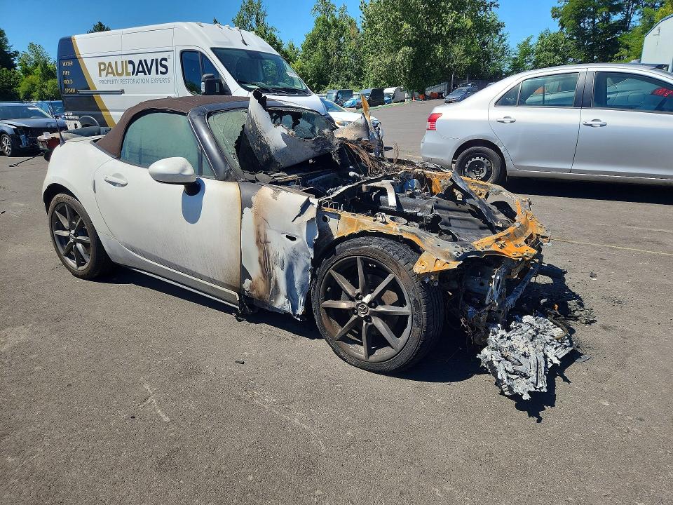 2019 Mazda Mx-5 miata VIN JM1NDAD78K0303683 COPART salvage auction — ENGINE BURN, Or - Salvage Title Certificate, sold $225 on 2026-07-06 (photo 4)