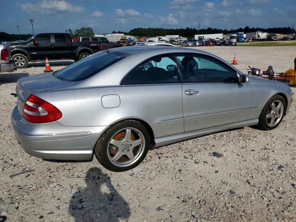 2003 Mercedes-benz Clk-class VIN WDBTJ75J63F051636 COPART salvage auction — WATER/FLOOD, TX - SALVAGE TITLE-FLOOD DAMAGE, sold $550 on 2026-07-17 (photo 3)