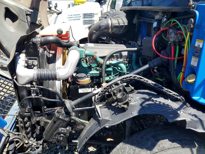 2011 Volvo Vnl VIN 4V4NC9DFXBN535654 COPART salvage auction — MINOR DENT/SCRATCHES, Ca - Certificate Of Title (P), sold $1,600 on 2026-07-07 (photo 7)