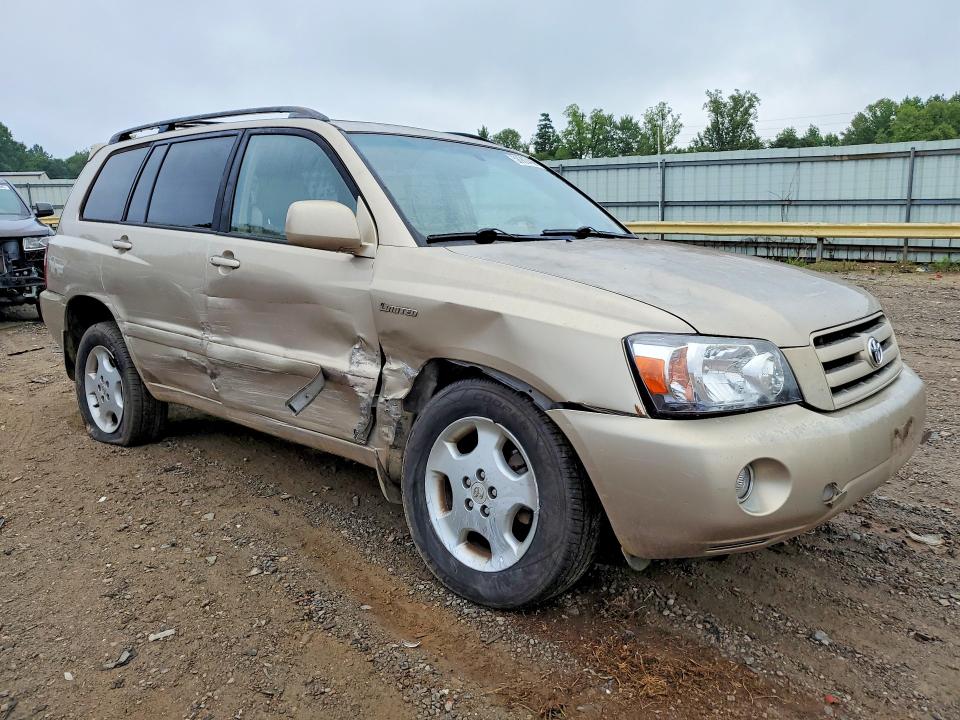 2004 Toyota Highlander VIN JTEEP21A740029243 COPART salvage auction — SIDE, VA - CERT OF TITLE - SALVAGE, sold $425 on 2026-07-24 (photo 4)