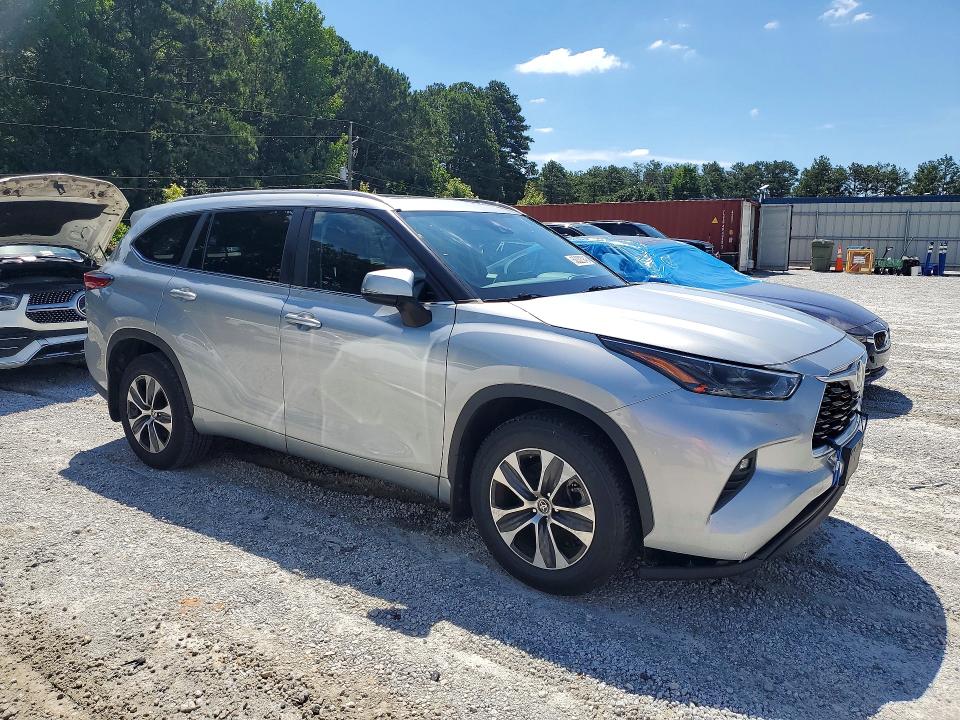 2023 Toyota VIN 5TDKDRBH1PS020592 COPART salvage auction — MINOR DENT/SCRATCHES, Md - Certificate Of Title, sold $18,200 on 2026-07-28 (photo 4)