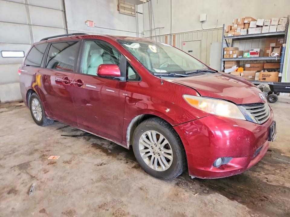 2011 Toyota Sienna VIN 5TDYK3DCXBS019447 COPART salvage auction — FRONT END, Id - Salvage Certificate Of Title, sold $400 on 2026-07-28 (photo 4)