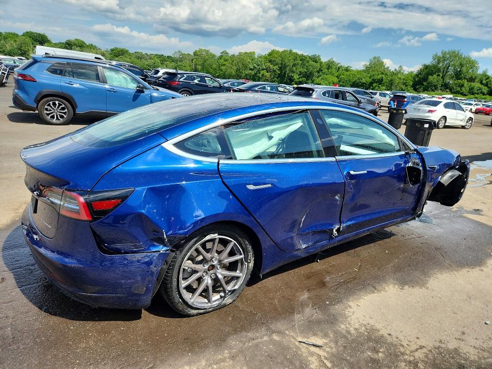 2019 Tesla Model 3 VIN 5YJ3E1EB4KF526764 COPART salvage auction — SIDE, Ct - Cert Of Title-Salvage, sold $950 on 2026-07-28 (photo 3)