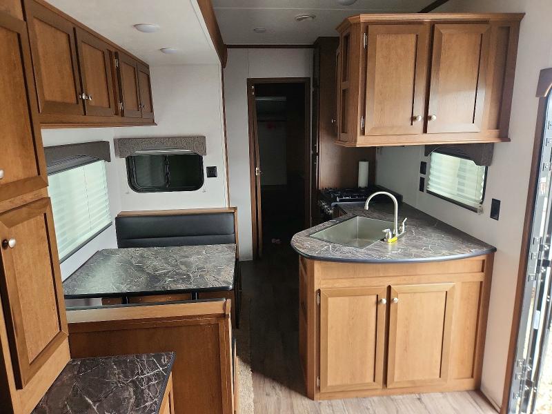 2025 Recreation by design Recreational vehicle (rv) VIN 5CZ200R38S1229225 COPART salvage auction — WATER/FLOOD, TX - SALVAGE TITLE-FLOOD DAMAGE, sold $3,600 on 2026-07-09 (photo 5)