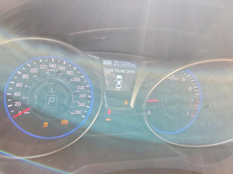 2015 Hyundai Genesis VIN KMHHU6KJ3FU127435 COPART salvage auction — REAR END, On - Permit Irrepairable, sold $925 on 2026-07-09 (photo 9)