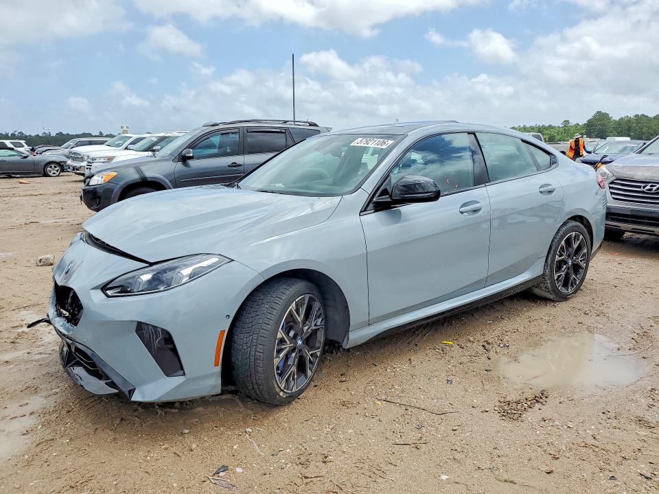 2026 BMW 2 series VIN WBA83GG04T7U56598 — COPART salvage auction photo