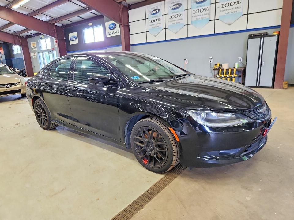 2015 Chrysler 200 VIN 1C3CCCDG8FN540418 COPART salvage auction — MINOR DENT/SCRATCHES, RI - CERTIFICATE OF TITLE, sold $1,900 on 2026-09-01 (photo 4)