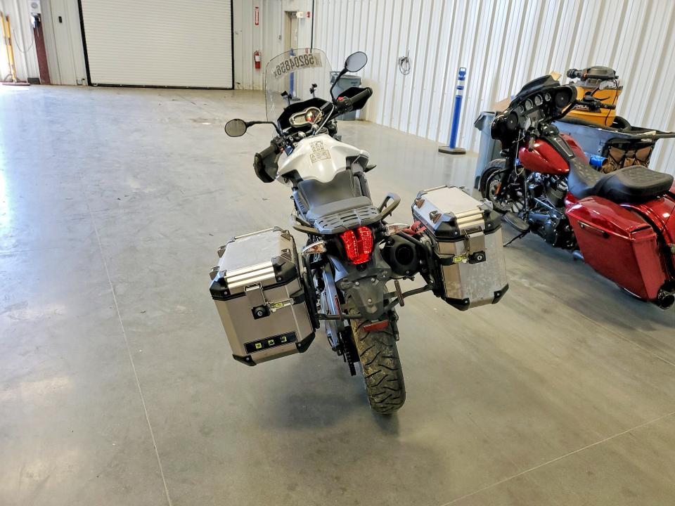 2016 Triumph motorcycle Tiger VIN SMTE10BF7GT751868 COPART salvage auction — FRONT END, ME - CERT OF TITLE-SALVAGE COLLISIO, sold $150 on 2026-07-23 (photo 4)