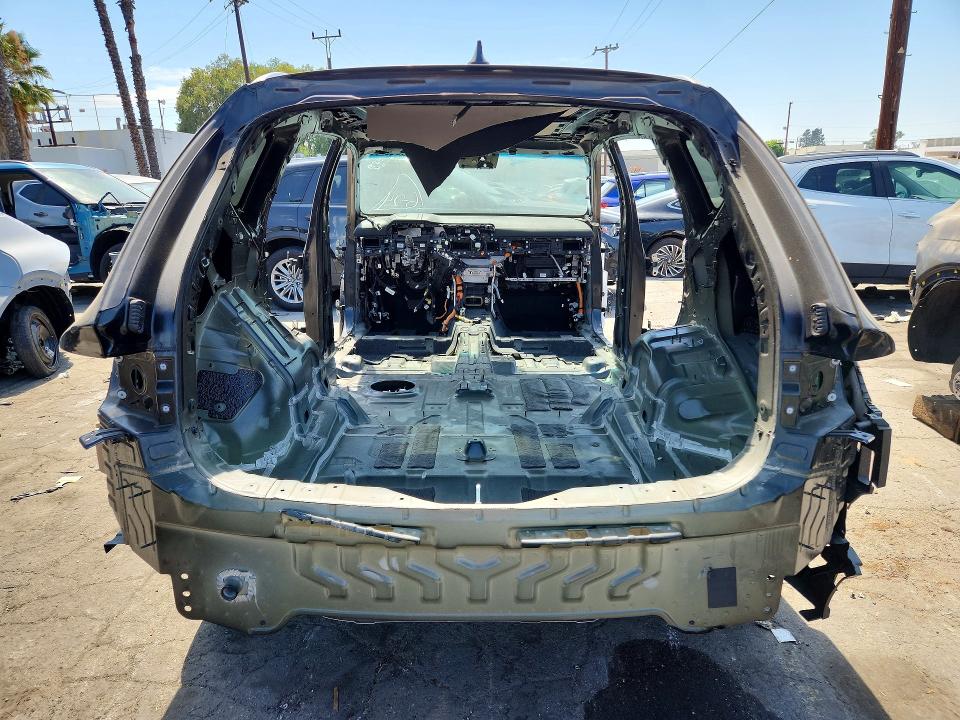 2025 Genesis Gv80 VIN KMUHGESB4SU242163 COPART salvage auction — STRIPPED, Ca - Certificate Of Title, sold $9,400 on 2026-07-14 (photo 6)