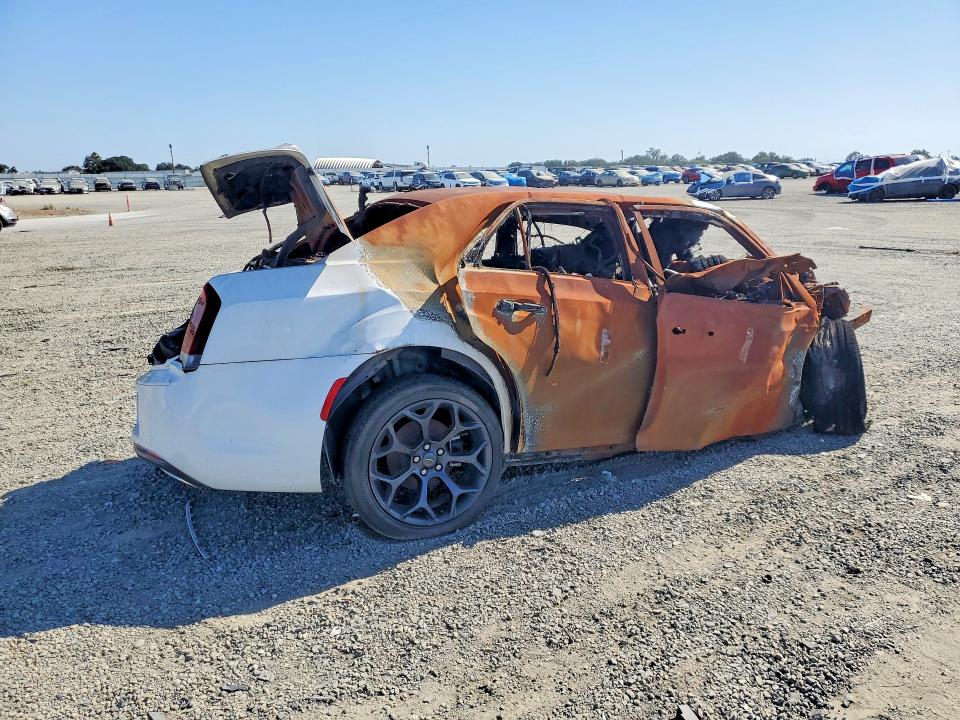 2019 Chrysler 300 VIN 2C3CCABG8KH555463 COPART salvage auction — BURN, CA - NON-REPAIRABLE VEHICLE CERT, sold $10 on 2026-07-09 (photo 3)